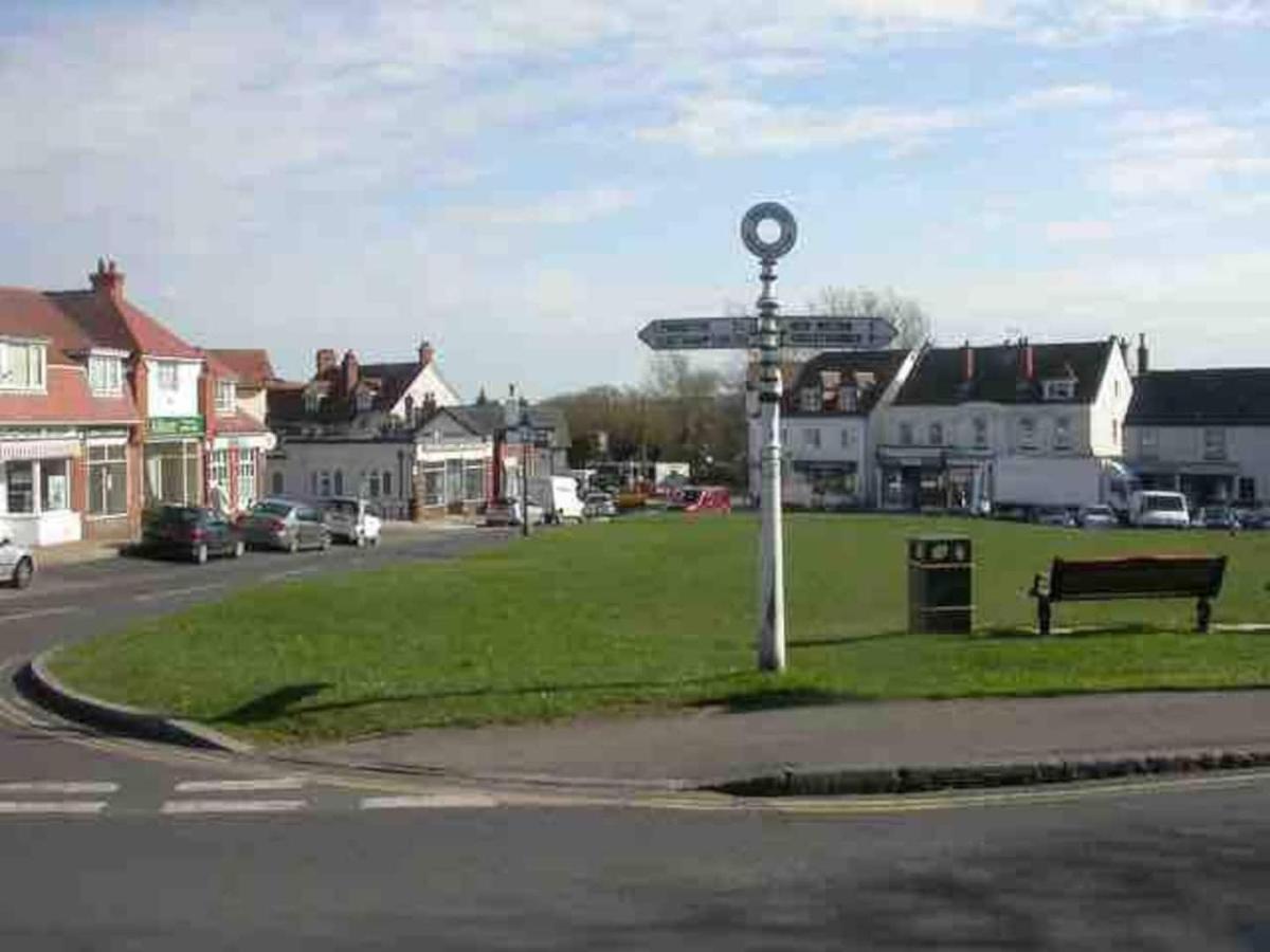 Heavenly Haven Hotel Lymington Exterior photo